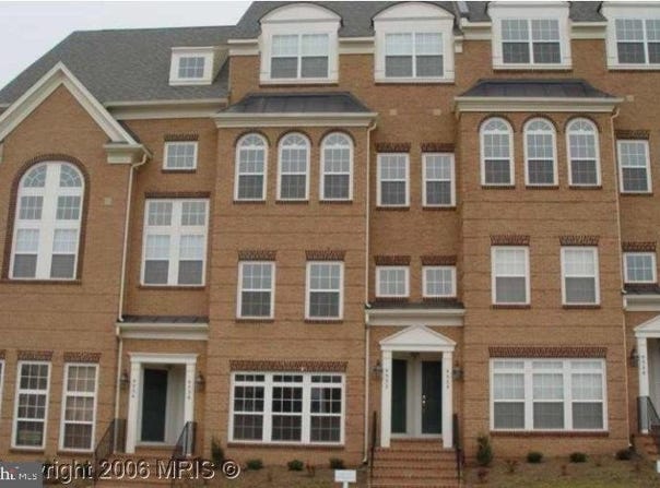 9532 WALKER Way, MANASSAS PARK, VA 20111
