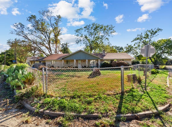 400 S 8th Avenue, Teague, TX 75860