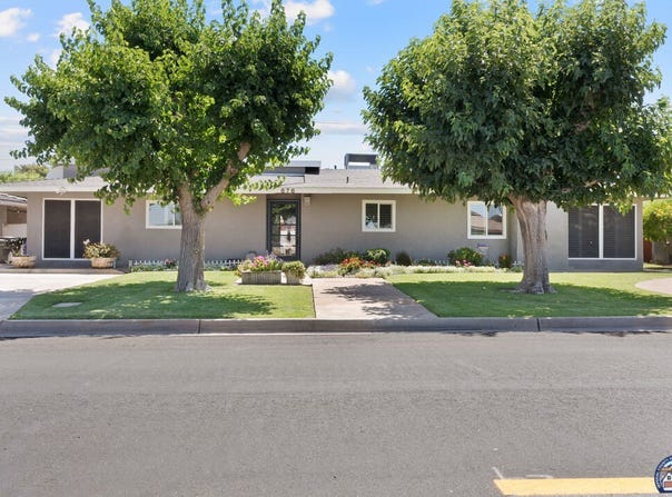 676 Willard Ave, Brawley, CA 92227