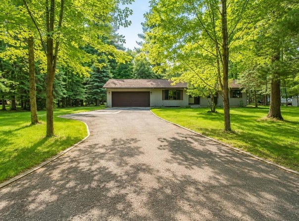 185 FOREST CIR, Woodruff, WI 54568