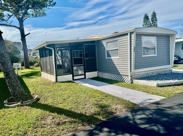 799 E Klosterman Rd, Tarpon Springs, FL 34689