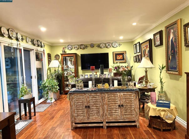 1036 Oak Grove Rd, Concord, CA 94518