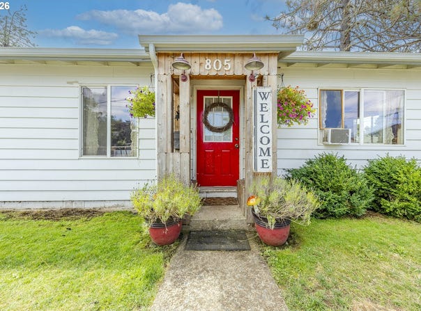 805 E QUINCY Ave, CottageGrove, OR 97424