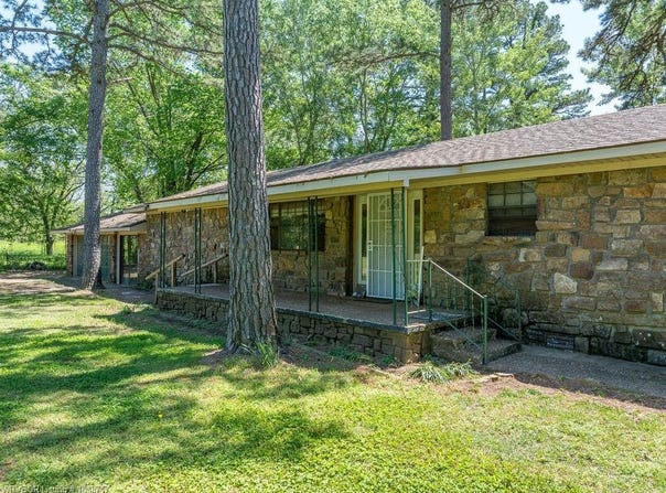 10448 E State Highway 22, Paris, AR 72855