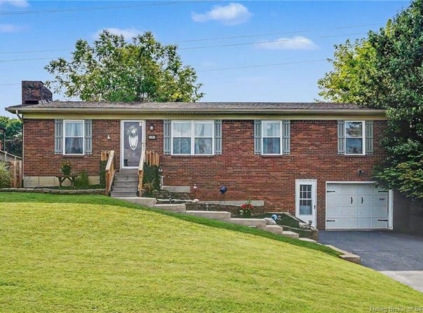 5107 Barry Lane, Floyds Knobs, IN 47119
