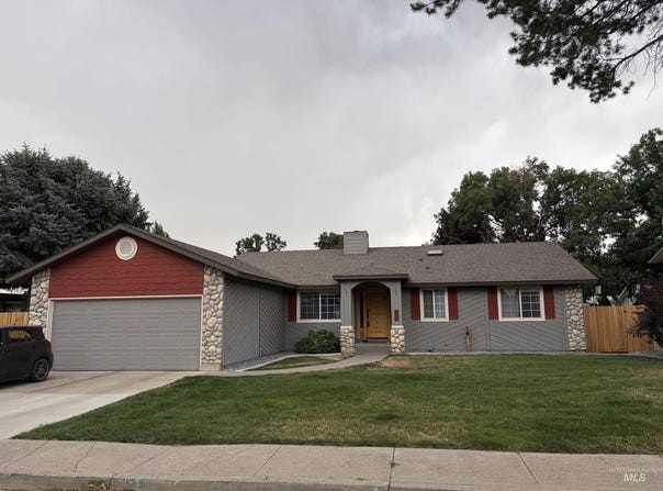875 Terrell Dr, Mountain Home, ID 83647