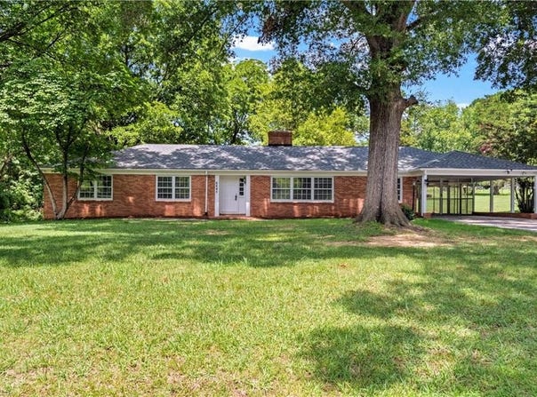 6645 Springfield Drive, Clemmons, NC 27012