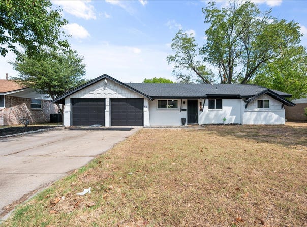 316 Wintercrest Road, Burleson, TX 76028