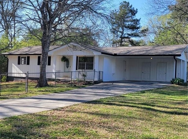 118 Meadows Court, Hiram, GA 30141