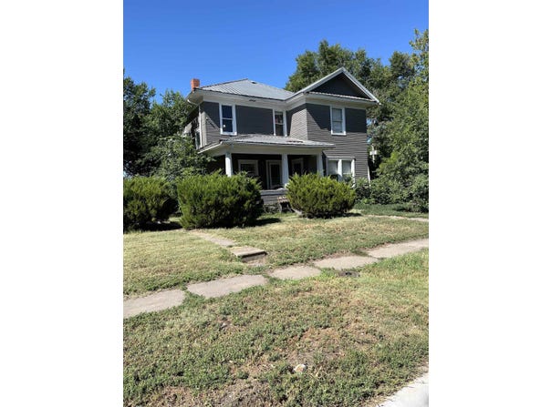 200 E 17th Street, Hays, KS 67601