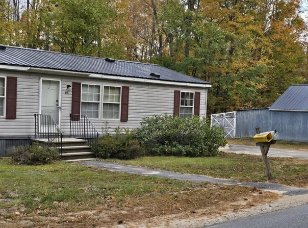 571 Greenwood Road, Norway, ME 04268