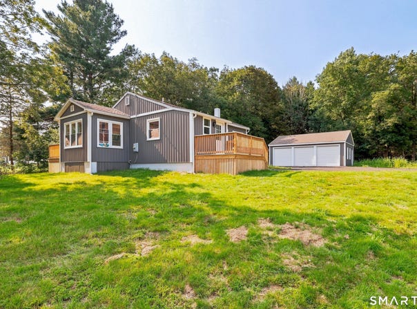 1092 Plainfield Pike, Sterling, CT 06373