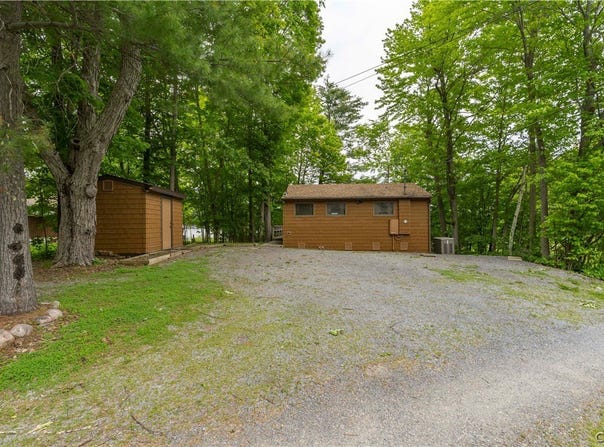 18561 E View Drive, Wellesley Island, NY 13640