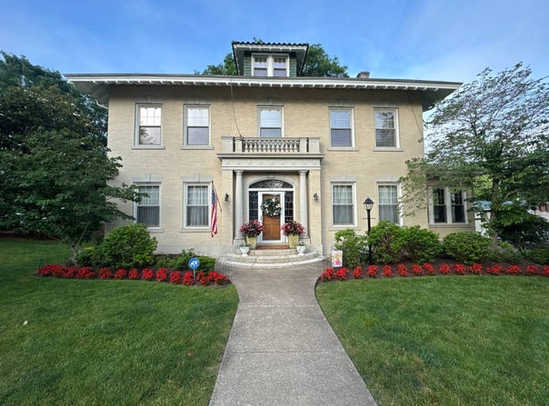 246 E 1st St, Weston, WV 26452