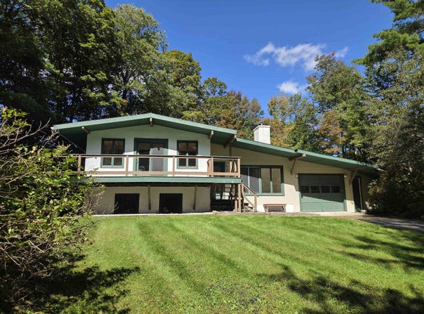 868 Magic Circle, Londonderry, VT 05148