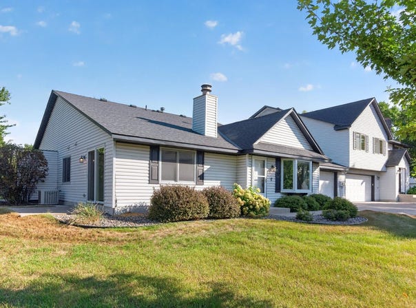 3630 Gershwin Lane N, Oakdale, MN 55128