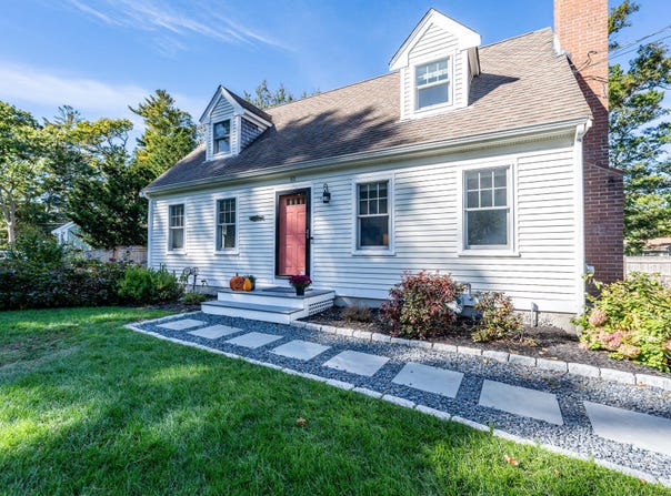 60 Shorewood Drive, Mashpee, MA 02649