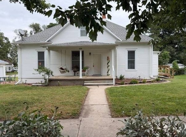 616 14th street, aurora, NE 68818