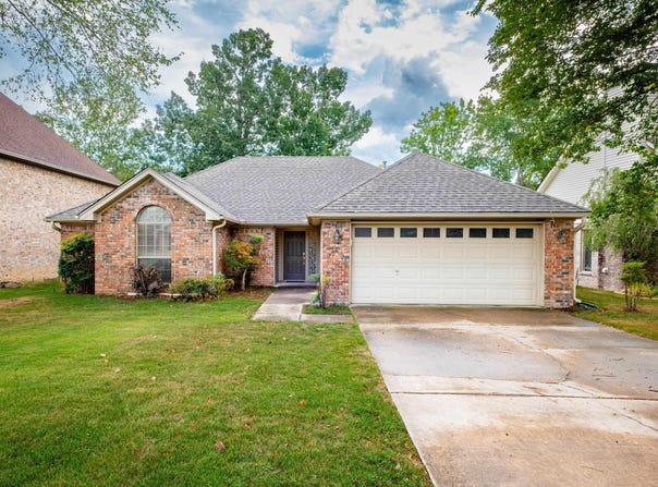 210 Chantilly Circle, Maumelle, AR 72113