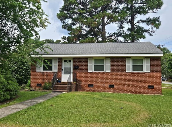 703 Raleigh St, Roanoke Rapids, NC 27870