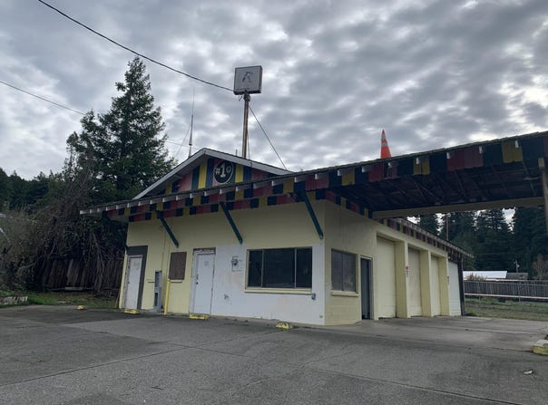 115 Weott Heights Road, Weott, CA 95571