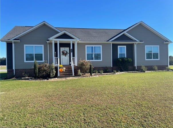 25324 Guy Place Road, Courtland, VA 23837