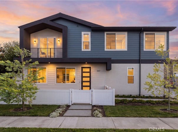 547 Bernard Street, Costa Mesa, CA 92627