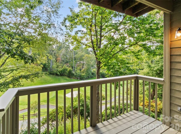 220 Stoney Falls Loop, Burnsville, NC 28714
