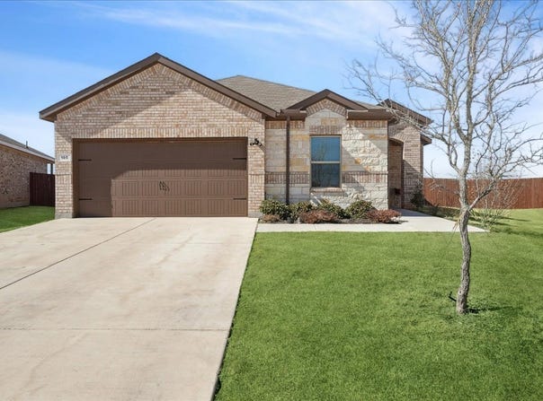 105 Driftoak Drive, Boyd, TX 76023
