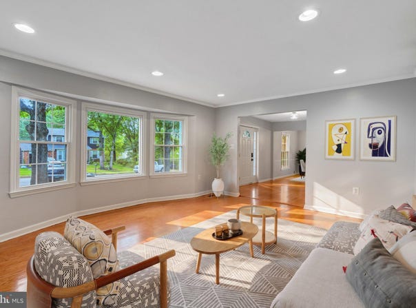 8603 JACKSON Avenue, MANASSAS, VA 20110