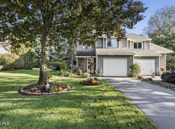 2063 Rosedale Way, Guilderland, NY 12303