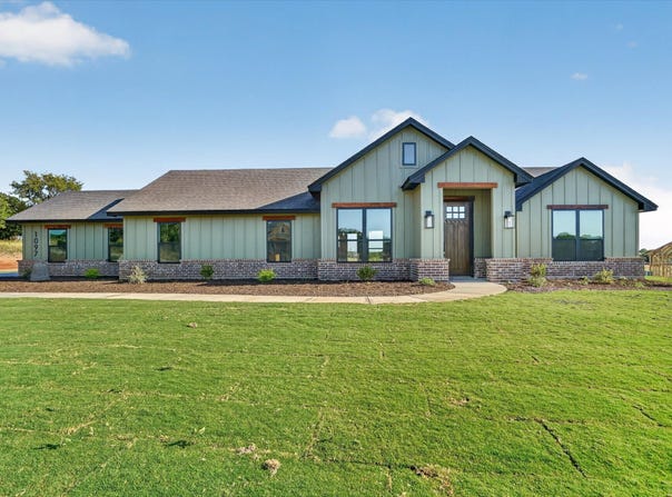 1097 Colt Road, Springtown, TX 76082