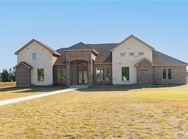 1574 Lion Lake Drive, Progreso Lakes, TX 78596