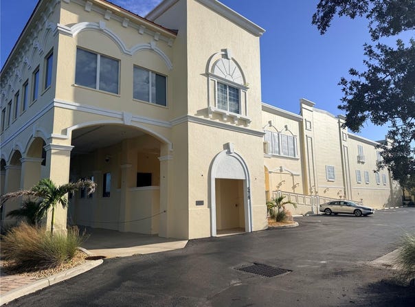 570 BLACKBURN POINT Road, OSPREY, FL 34229