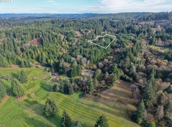 6 Pierson, CoosBay, OR 97420