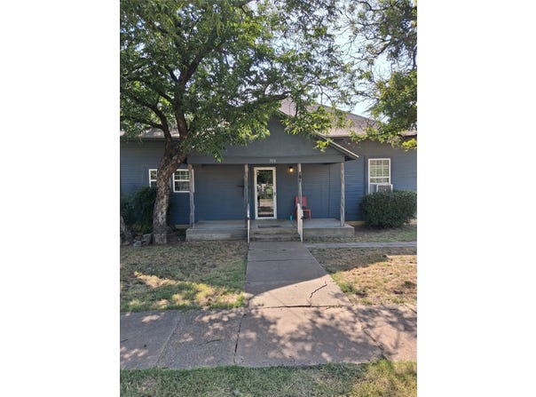 310 N Trinity Street, Coleman, TX 76834