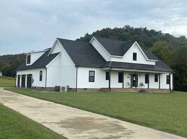 205 Camden Ct., Burkesville, KY 42717