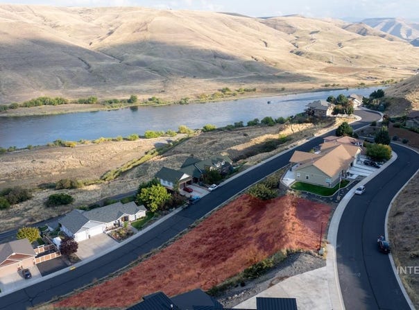 1493 River Ridge, Asotin, WA 99402