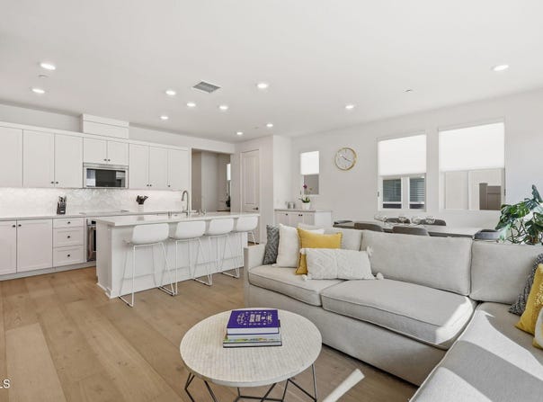 253 Capistrano Drive, Ventura, CA 93004