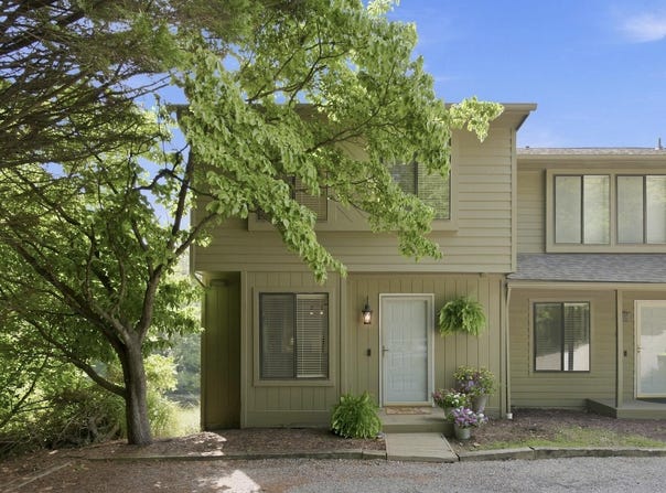 204 Harbor Ridge Dr, Goodview, VA 24095