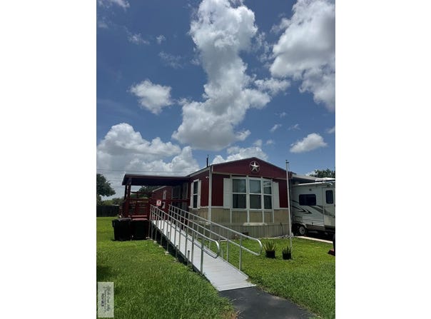 701 ANAQUA DR., LA FERIA, TX 78599