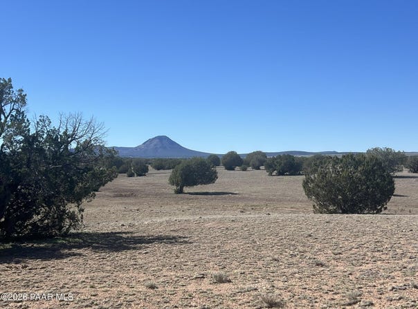 26 Nighthawk Road, Ash Fork, AZ 86320