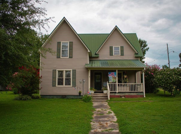 102 E Main Street, Gleason, TN 38229