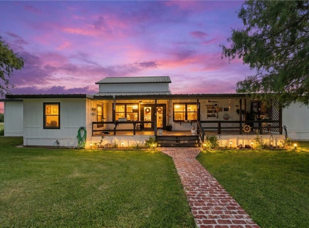 200 Baggs Trail, Mathis, TX 78368
