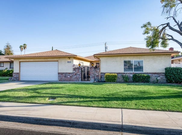 518 W Beverly Drive, Clovis, CA 93612