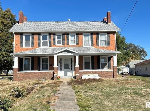 135 E WASHINGTON Street, Rushville, IL 62681