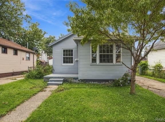 8212 Republic Avenue, Warren, MI 48089