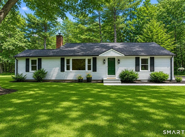 26 Crescent Way, Simsbury, CT 06070
