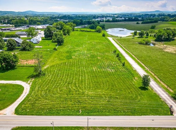 Millers Point Road, Sparta, TN 38583