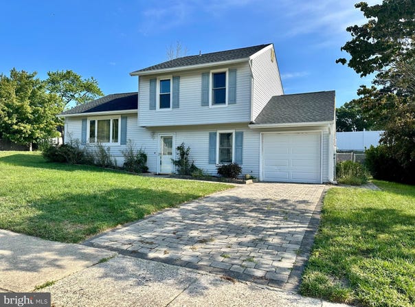 48 GEORGETOWN Boulevard, BARNEGAT, NJ 08005